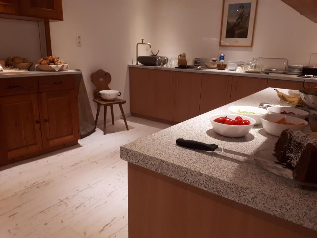 Jedlo v penzióne alebo blízkom okolí