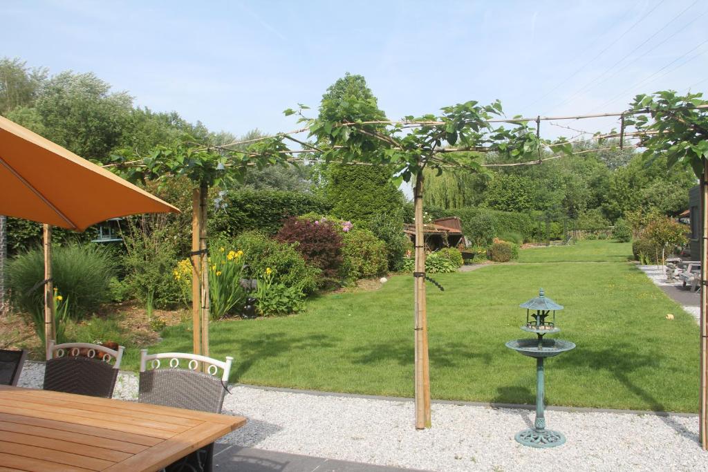 Zahrada ubytování B&B Het KoeKoeKsnest Schelle