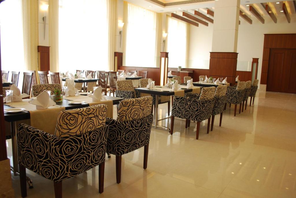 Restaurace v ubytování Ambrosia Sarovar Portico