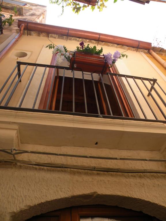 A balcony or terrace at Al Blu Ortigia Apartments