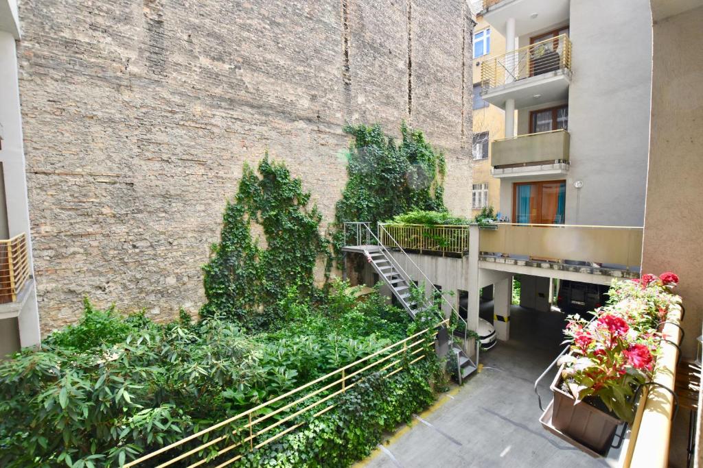 Vonkajšia záhrada v ubytovaní Central Studio Boulevard