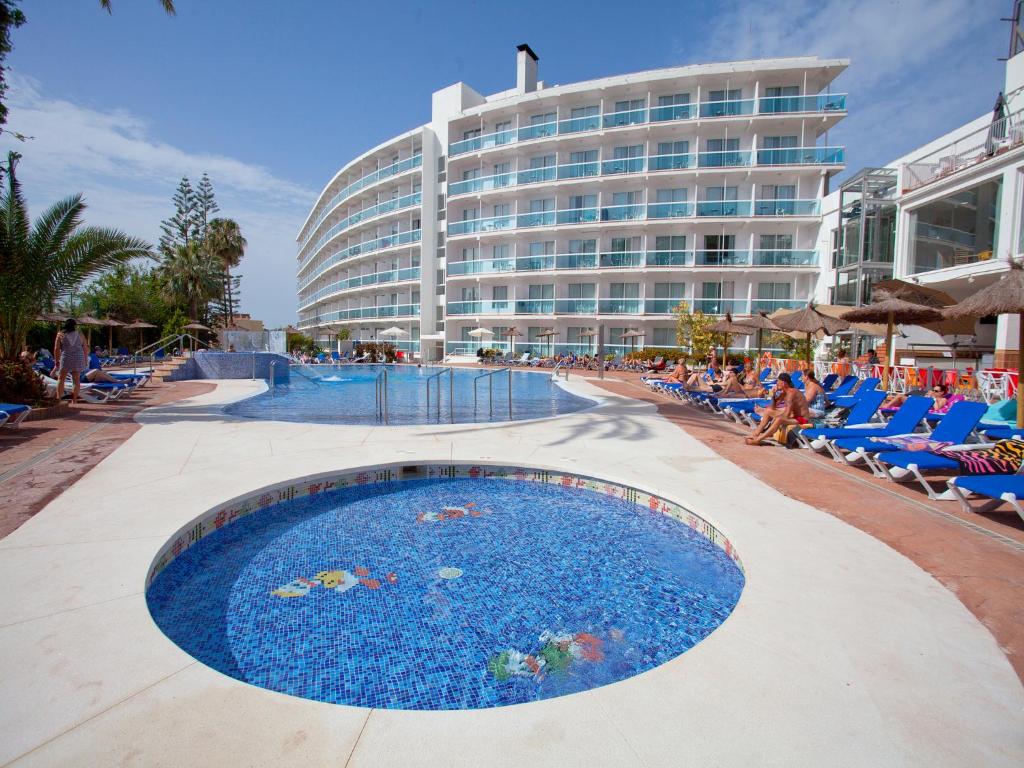 Bazén v ubytování Hotel Palia Las Palomas nebo v jeho okolí
