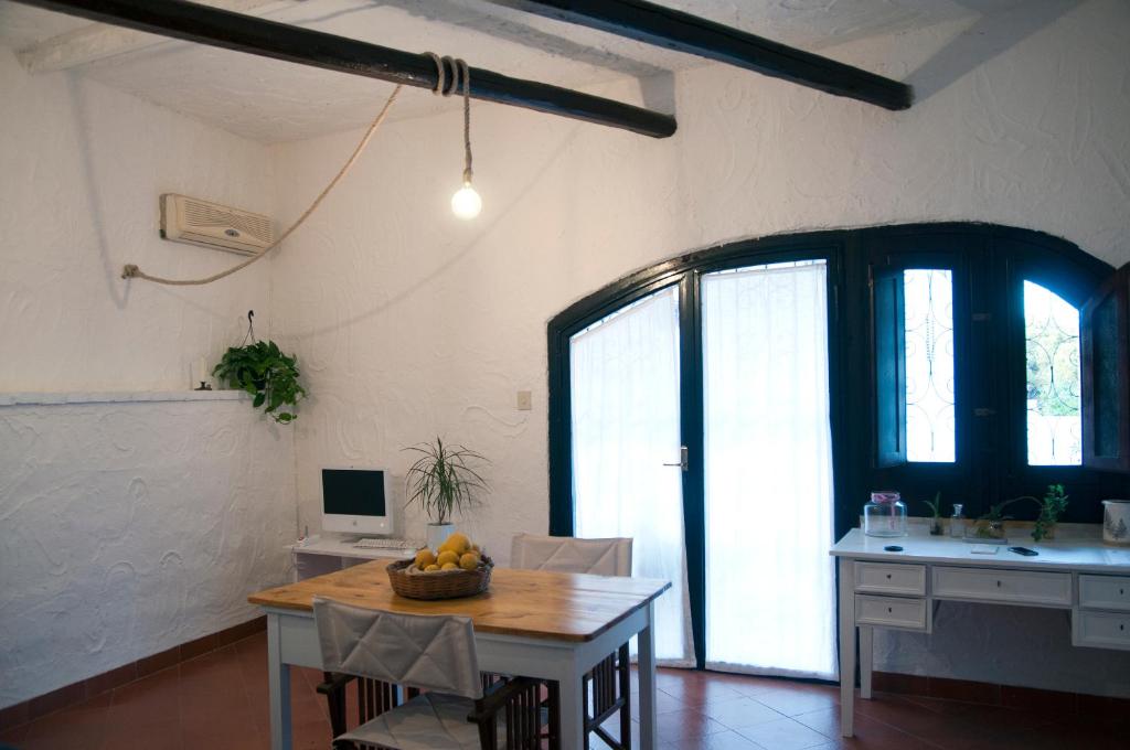 A kitchen or kitchenette at Addumari