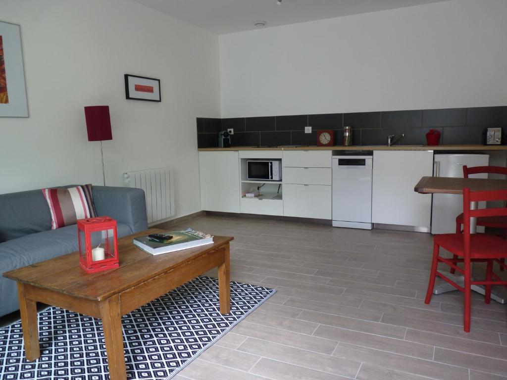 A l'Heure d'Eté - Casa De Una Habitación