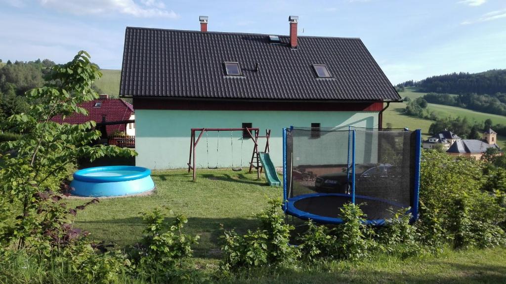 Herní místnost nebo prostor pro děti v ubytování Chalupa Sluníčko