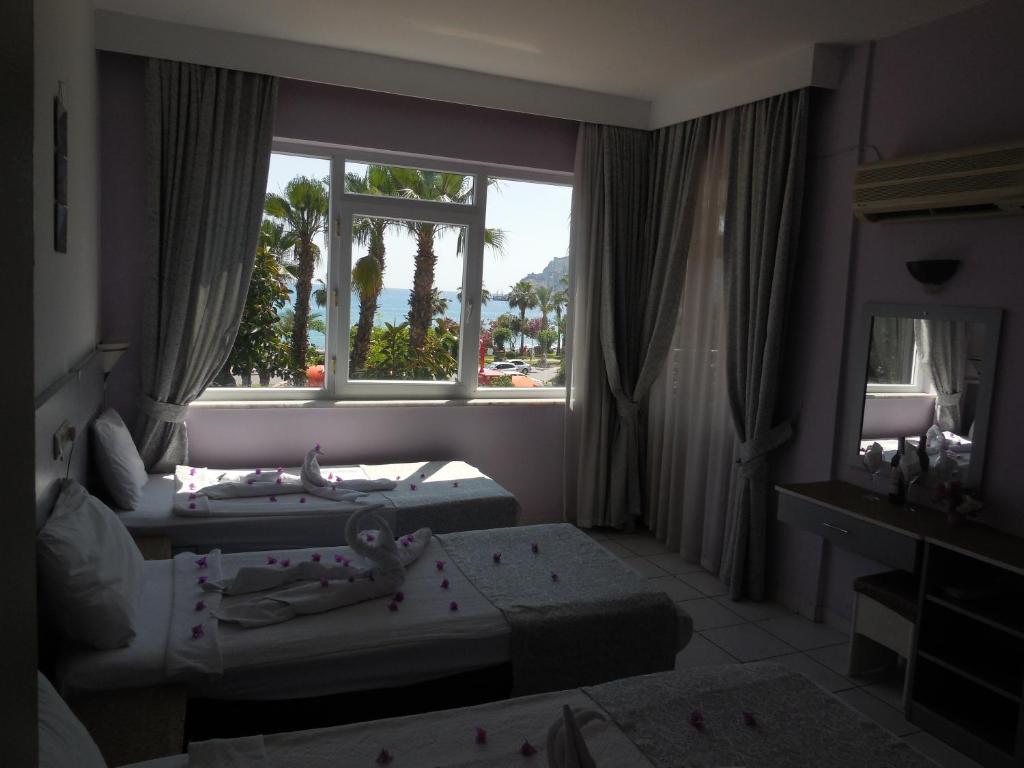 Resitalya Hotel - Standard Triple Room