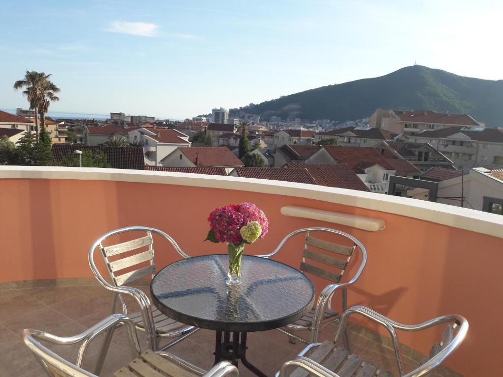 Gallery image of Garni Hotel Koral in Budva