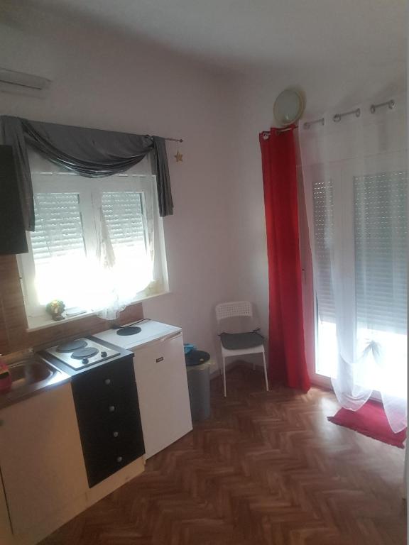 Kuchyňa alebo kuchynka v ubytovaní Apartments Megi
