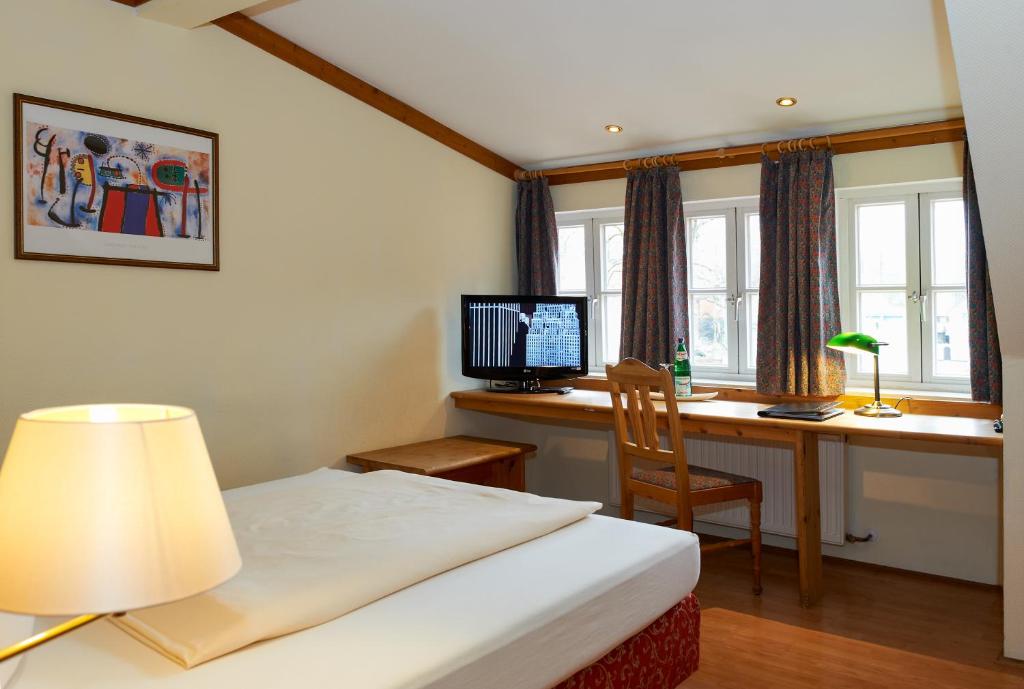 TV a/nebo společenská místnost v ubytování Hotel Zum Harzer