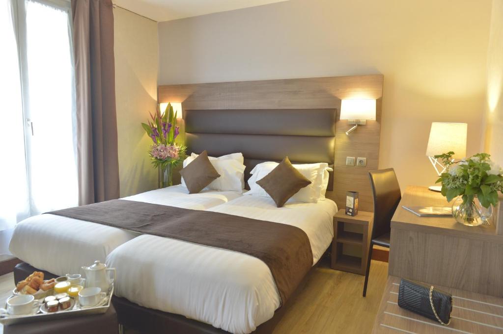 Unic Renoir Saint Germain - Resim 19