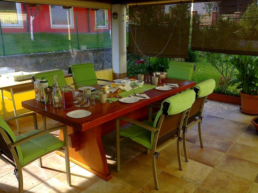 Restaurace v ubytování Yellow Dreamhouse
