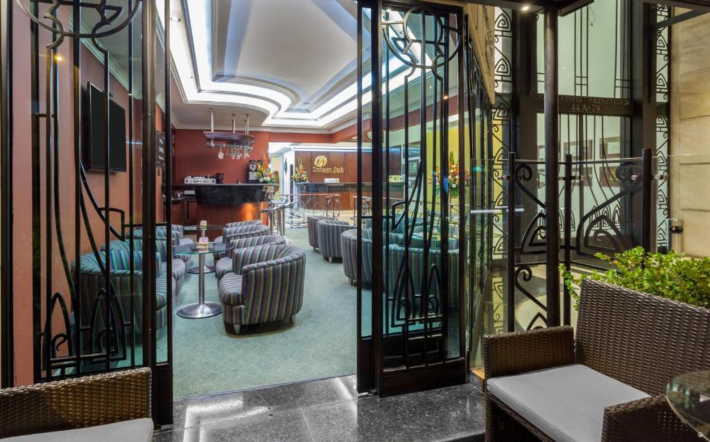 Posezení v ubytování Hotel Embassy Park