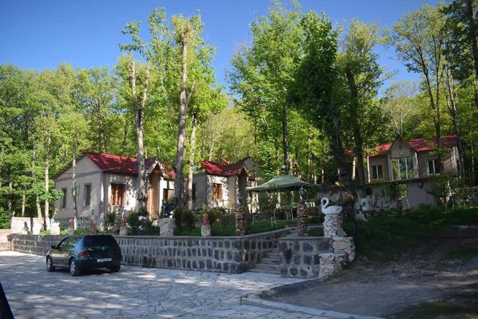 Budova, kde se vila nachází