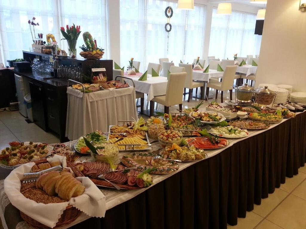 Jedlo v ubytovaní bed & breakfast alebo blízkom okolí