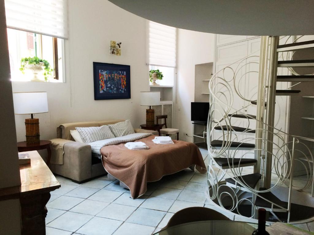 A seating area at Foro Romano Apartments A