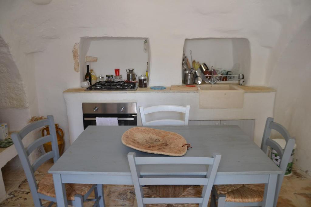 Kuchyň nebo kuchyňský kout v ubytování Trullo Piccola Contrada