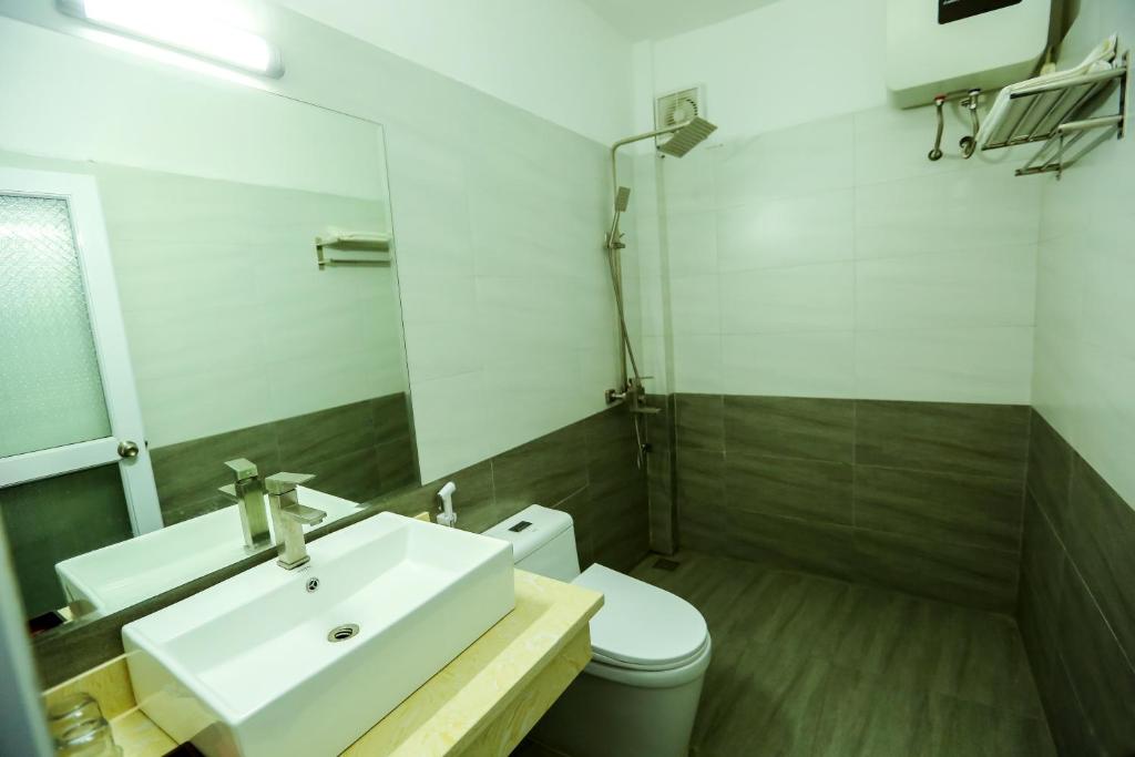 Koupelna v ubytování Viet Huong Hotel