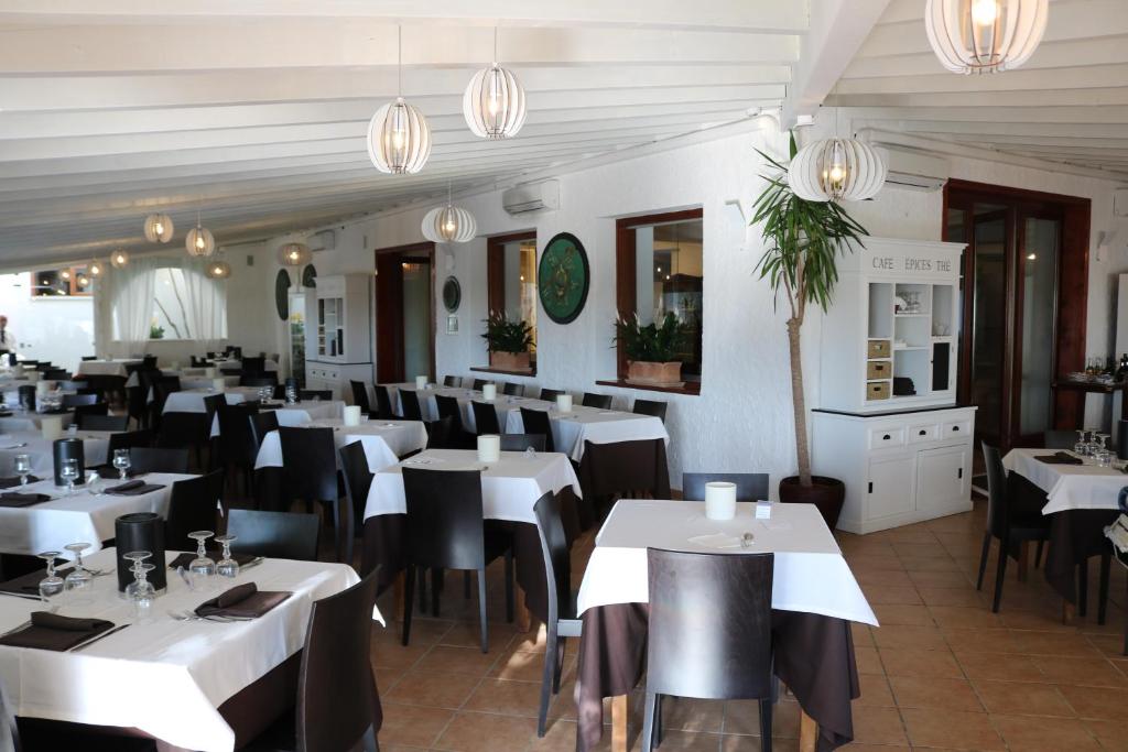 Restaurace v ubytování Hotel Gabbiano Beach