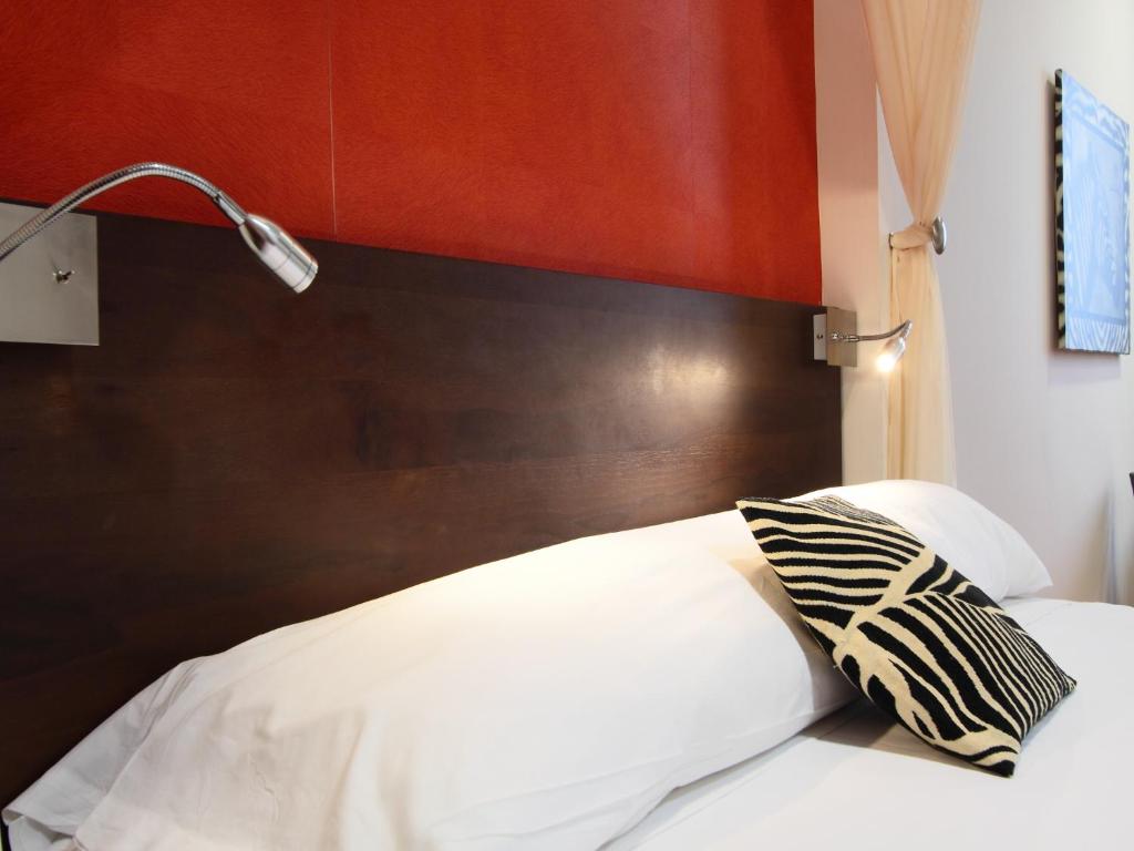 Magic Aqua Rock Gardens - Standard Double Room (1 Adult + 1 Child)