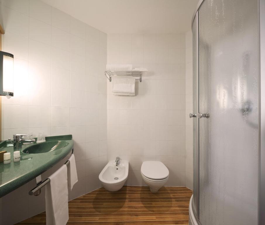 Łazienka w obiekcie Hotel Rafael