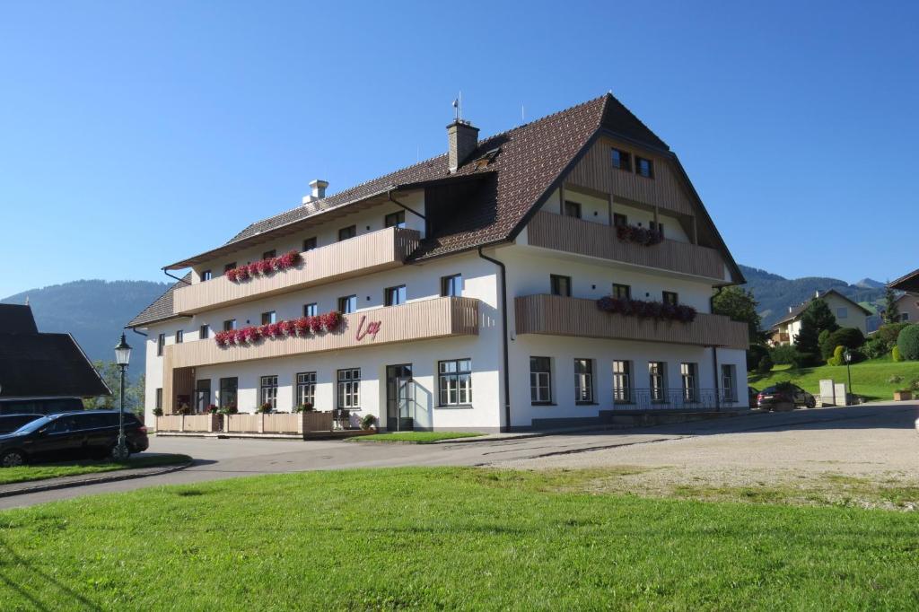 Nespecifikovaný výhled na hory nebo výhled na hory při pohledu z hotelu