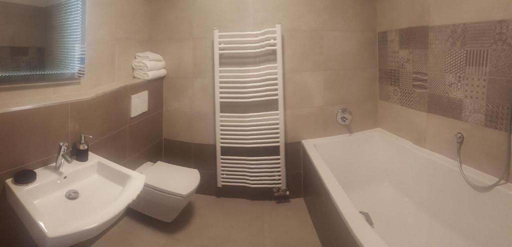 Koupelna v ubytování Hotel Rakovec