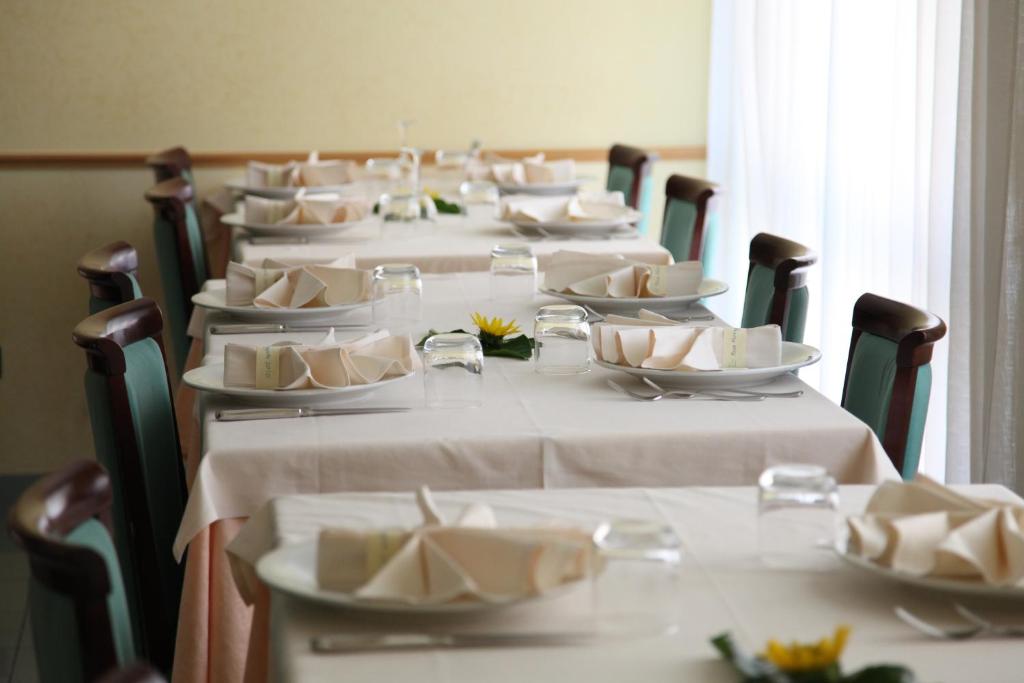 Restaurace v ubytování Hotel Sirena