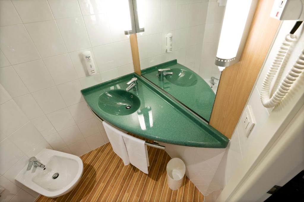 Łazienka w obiekcie Hotel Rafael
