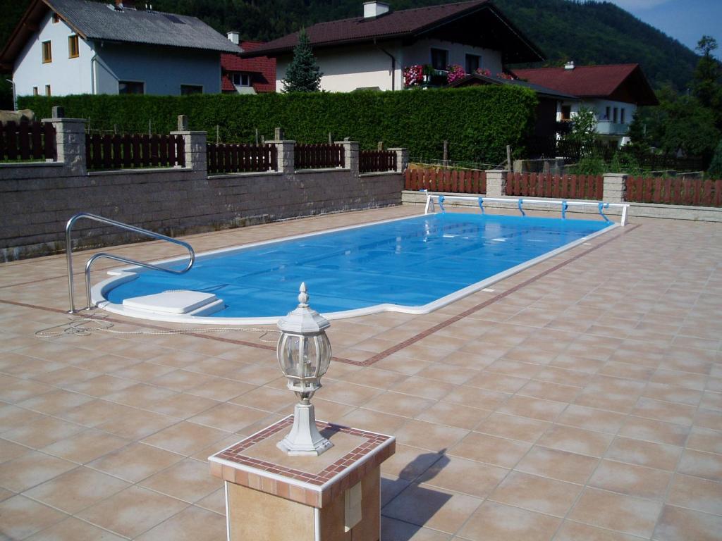 Bazén v ubytování Landhaus Neuwirth nebo v jeho okolí