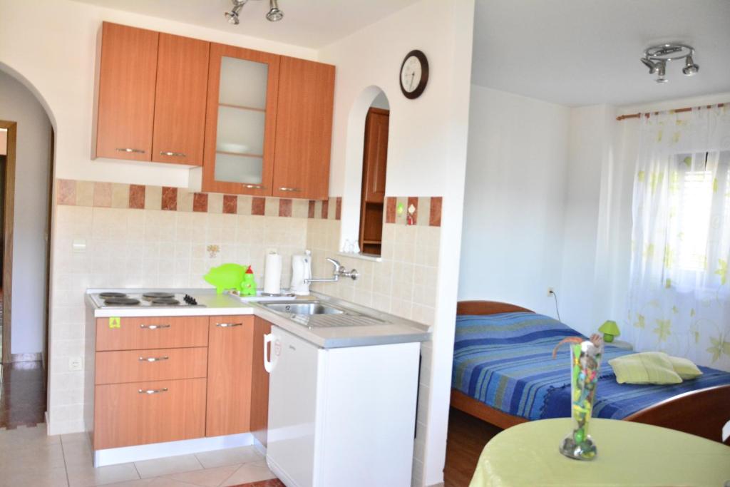 Apartments Bakuk - Studio Mit Balkon Und Stadtansicht