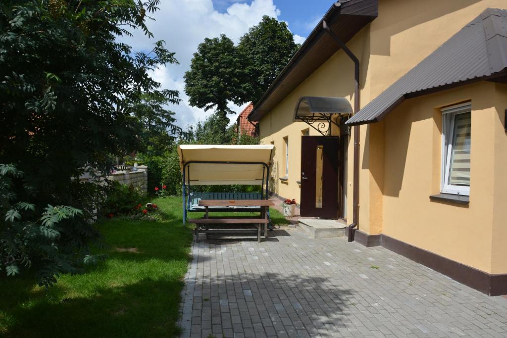 Jardí fora de Apartamentai Avada