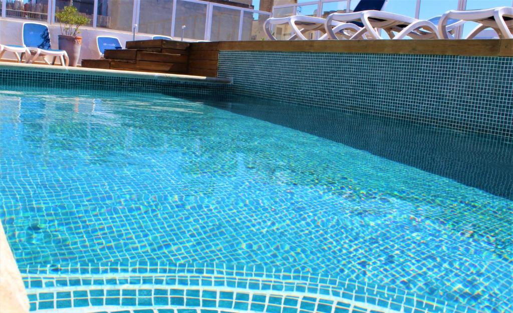 Bazén v ubytovaní Hotel Marbel alebo v jeho blízkosti