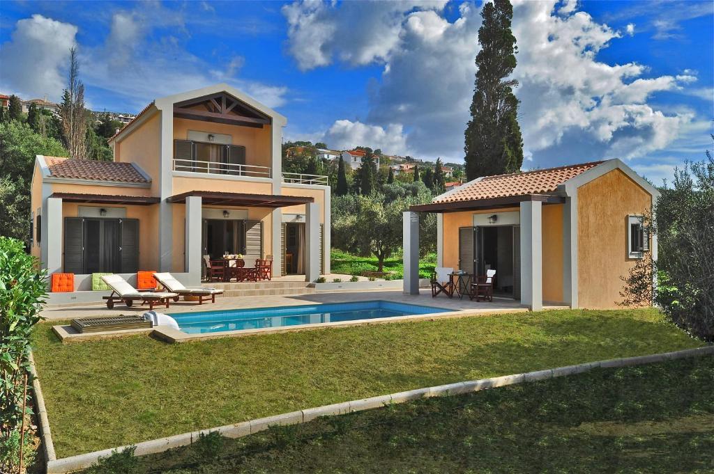 Bazén v ubytování Elaia Villas nebo v jeho okolí
