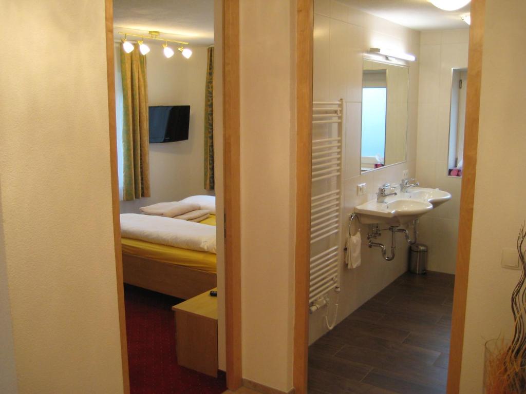 Koupelna v ubytování Chalet Bernegg