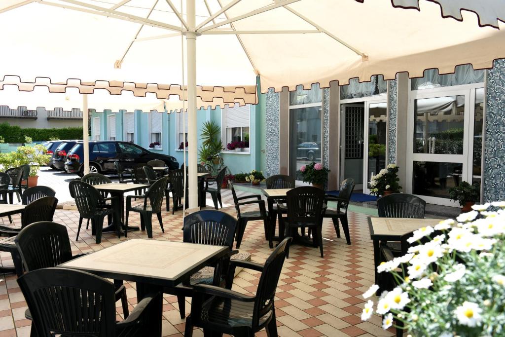Restaurace v ubytování Hotel Savoia