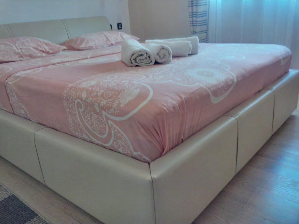 Posteľ alebo postele v izbe v ubytovaní Apartment Gold & Gray