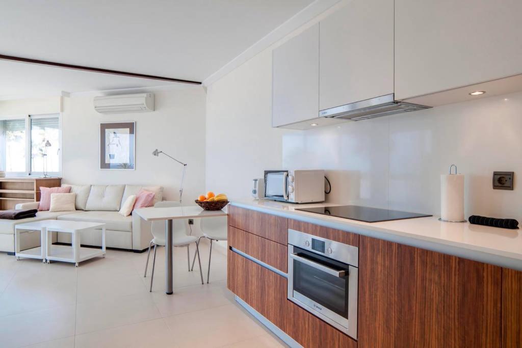 Kuchyň nebo kuchyňský kout v ubytování Luxury Views Marbella