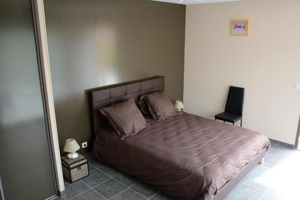 Chambres d'hôtes, B&B climatisées LA BORRELLIENNE - 双人间