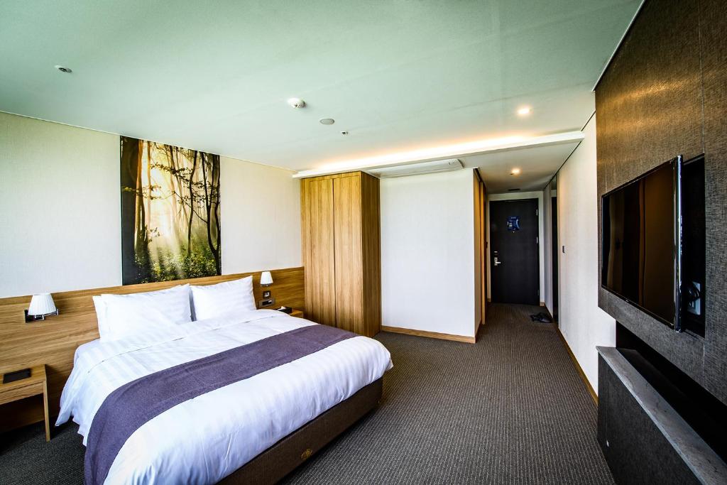 TV a/nebo společenská místnost v ubytování Utop Ubless Hotel Jeju
