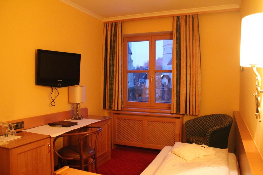 TV a/nebo společenská místnost v ubytování Hotel Tiefenbrunner