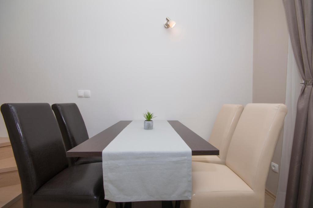 Posedenie v ubytovaní Sea View Apartment Gin Brela