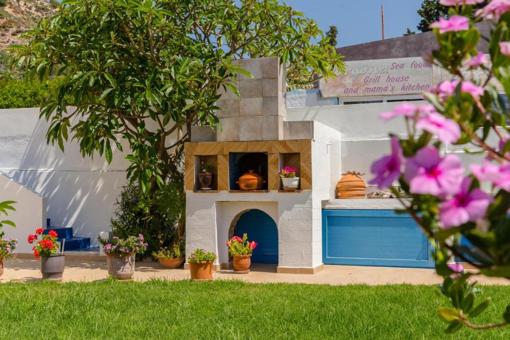Ogród w obiekcie Antonios Apartments Stegna