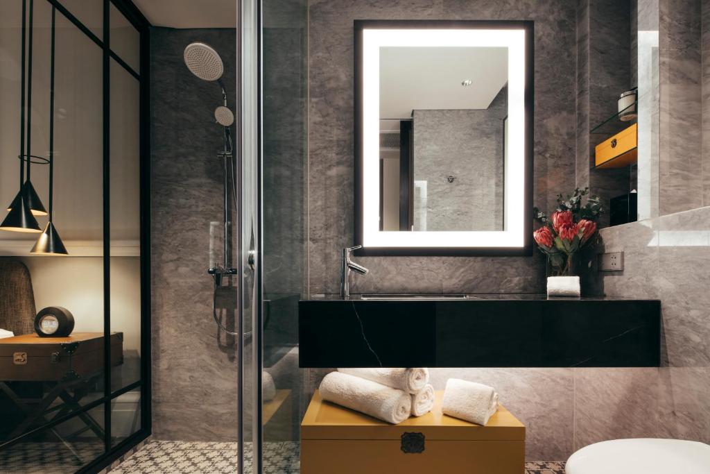 Grand Park City Hall - Deluxe Triple Room