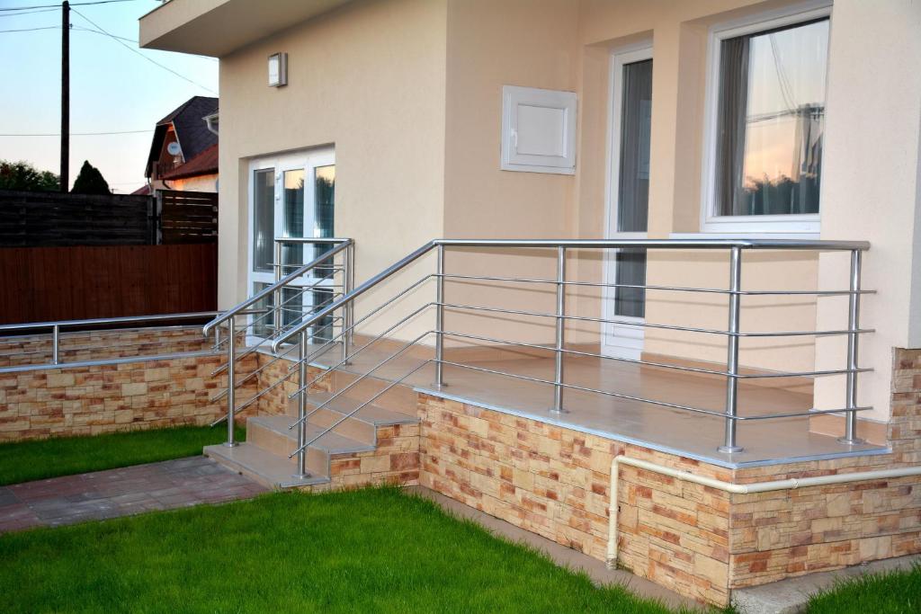 Balkón nebo terasa v ubytování Molnár Vendégház