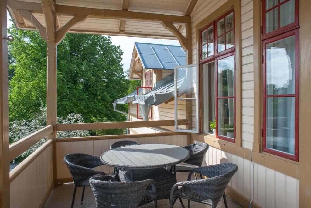 Balkón nebo terasa v ubytování Ronneby Brunnspark Vandrarhem och B&B