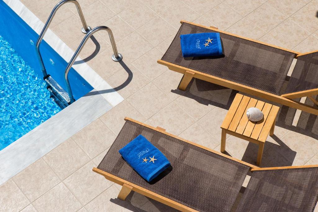 Bazén v ubytovaní Crystal Villa I alebo v jeho blízkosti