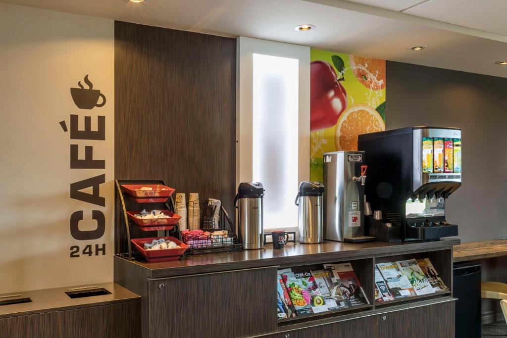 N Hôtel Québec - Resim 19