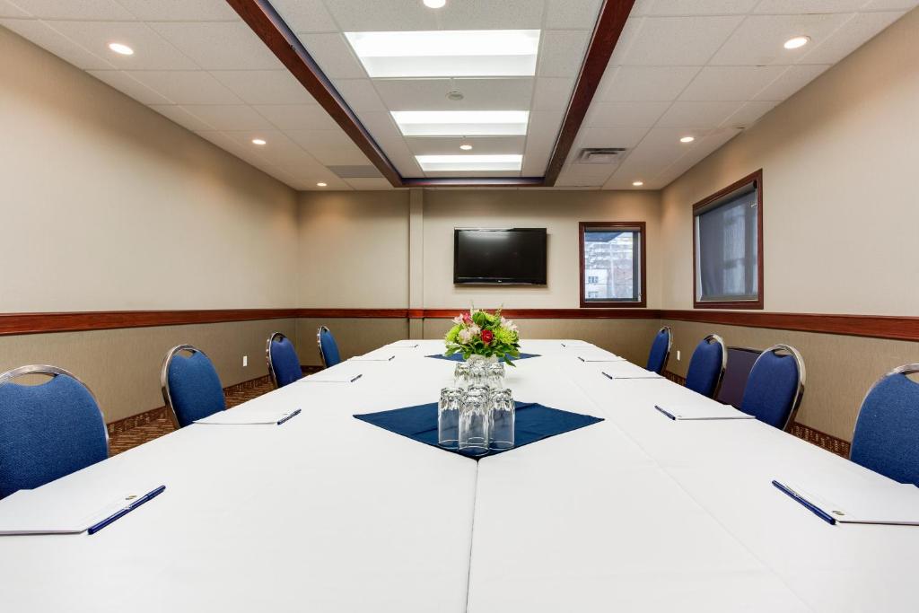 West Wing at Park Town - Resim 8