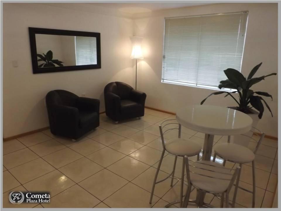  Cometa Plaza Hotel