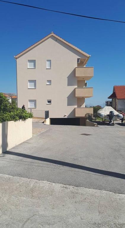 Budova, v ktorej sa apartmán nachádza